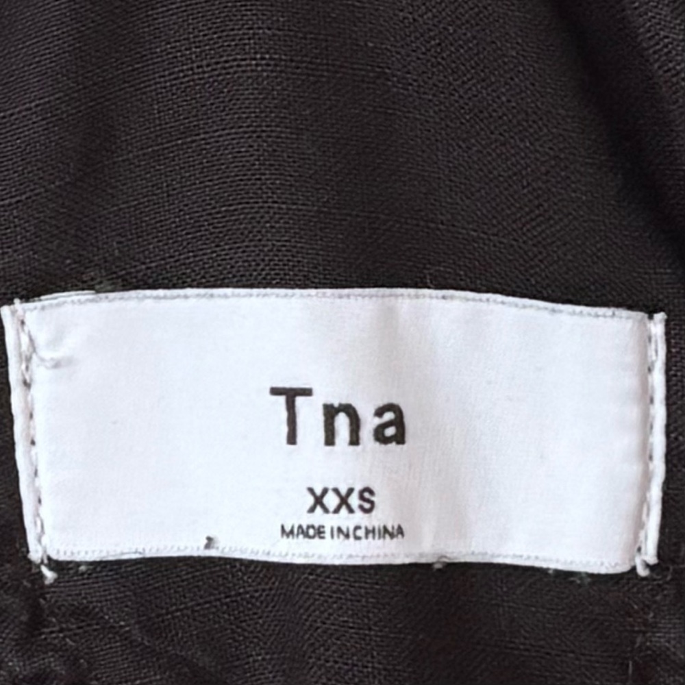 TNA| Aritzia| ‘Senryu’ Black Classic Overalls Sz XXS - Picture 5 of 5